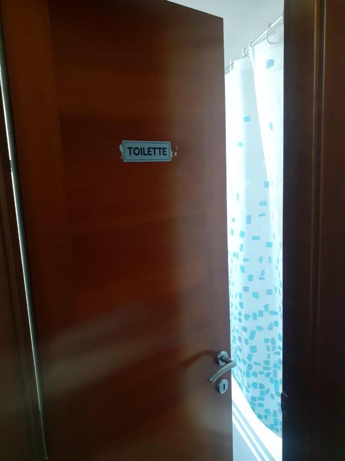 Happy Rome Hostel Εξωτερικό φωτογραφία